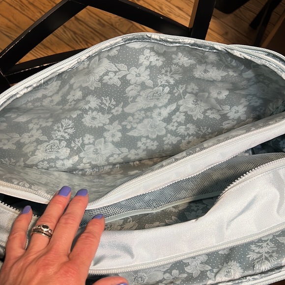 Vera Bradley ReActive Weekender Travel Bag with custom patches. Light blue - Picture 10 of 12